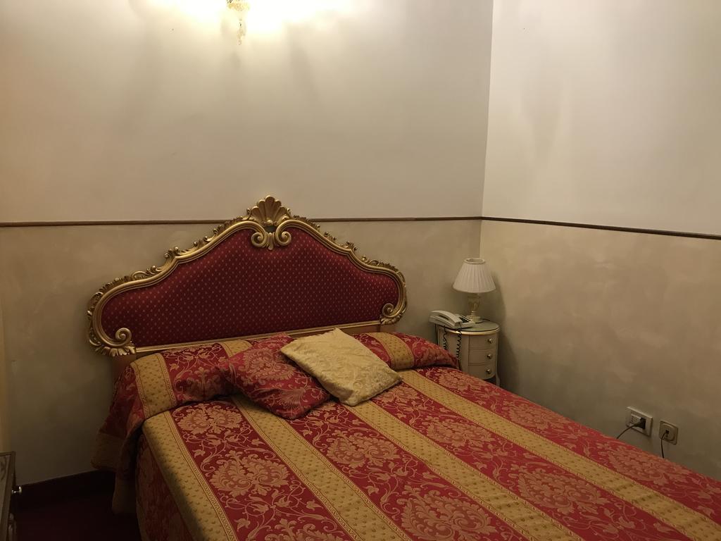 Residenza Ruga Giuffa Castello  Εξωτερικό φωτογραφία